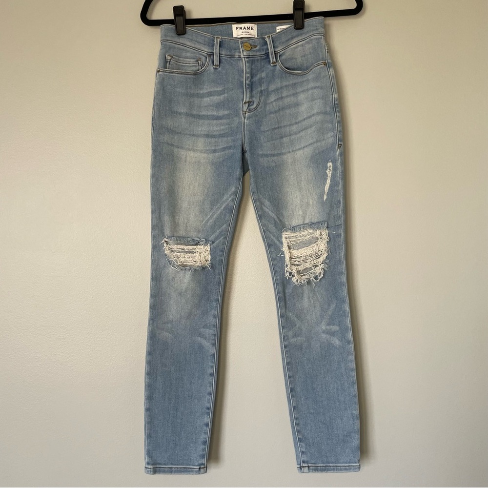 Frame Denim Le Skinny de Jeanne Crop Distressed Light Wash Jeans
